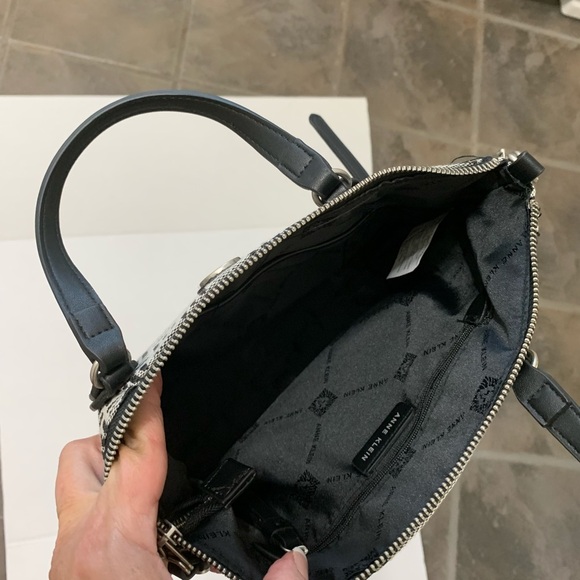 Anne Klein purse - Picture 4 of 6